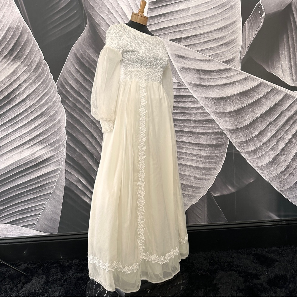 Vintage Boho Small 60s 70s Wedding Dress Off White & White Chiffon Daisy Bodice